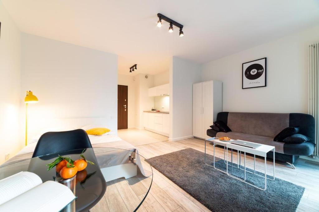 Warsaw Night Apartments Menica Residence Esterno foto