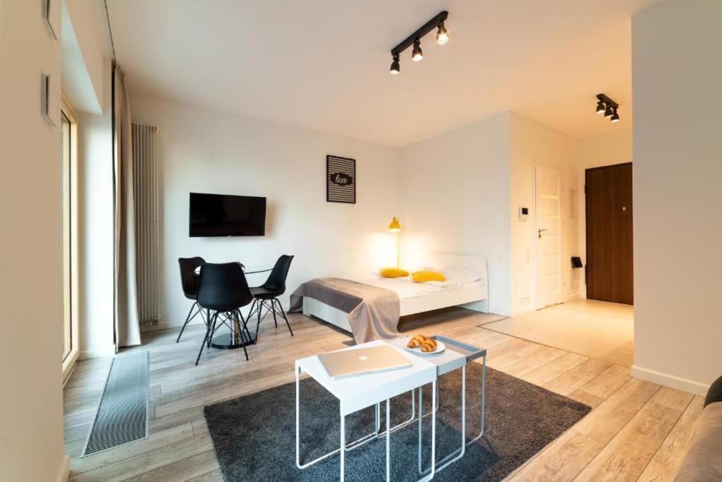 Warsaw Night Apartments Menica Residence Esterno foto
